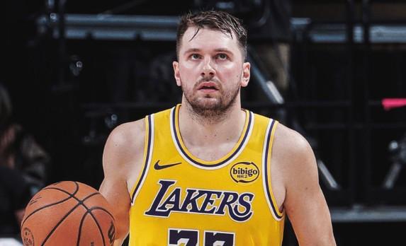 世界杯滚球下注平台-尽力局，东契奇25中16空砍42分7板8助4断，正负值-10